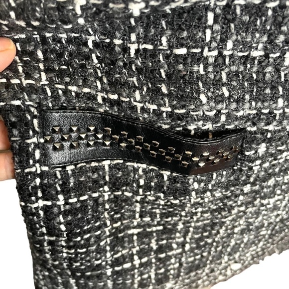 BOUCLE Dress 🤍 - Picture 7 of 10